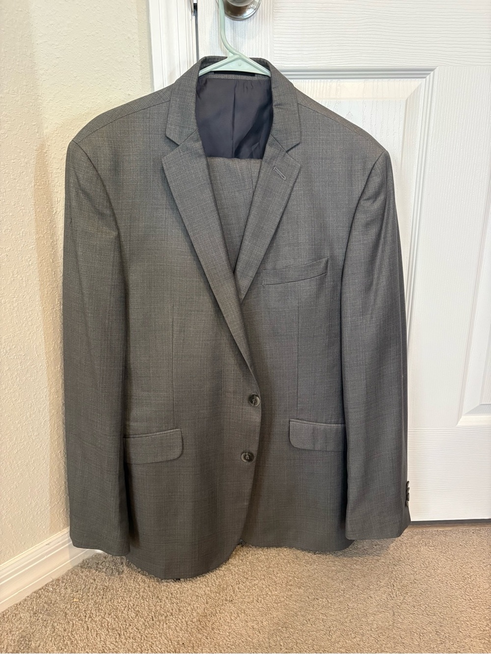 Kenneth Cole Reaction Men's Gray Executive Suit - 40R 35W Slim Fit